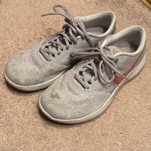 Nike flex contact women’s shoe 8.5